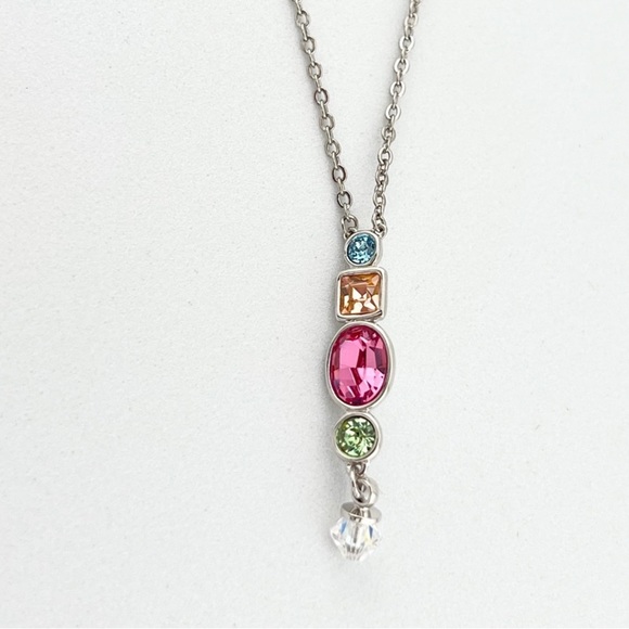 Swarovski Element Crystals Gumdrop Pendant Silver Necklace - Picture 5 of 8